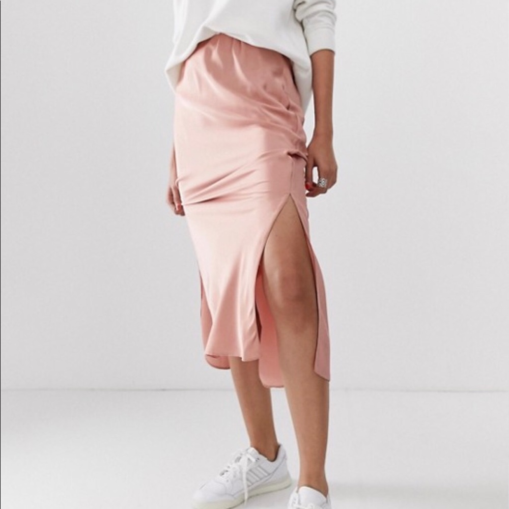 Mauve satin midi skirt